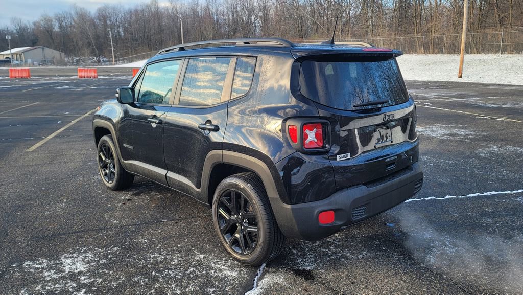 Used 2018 Jeep Renegade Altitude w/ UConnect 8.4 Nav Group image 9