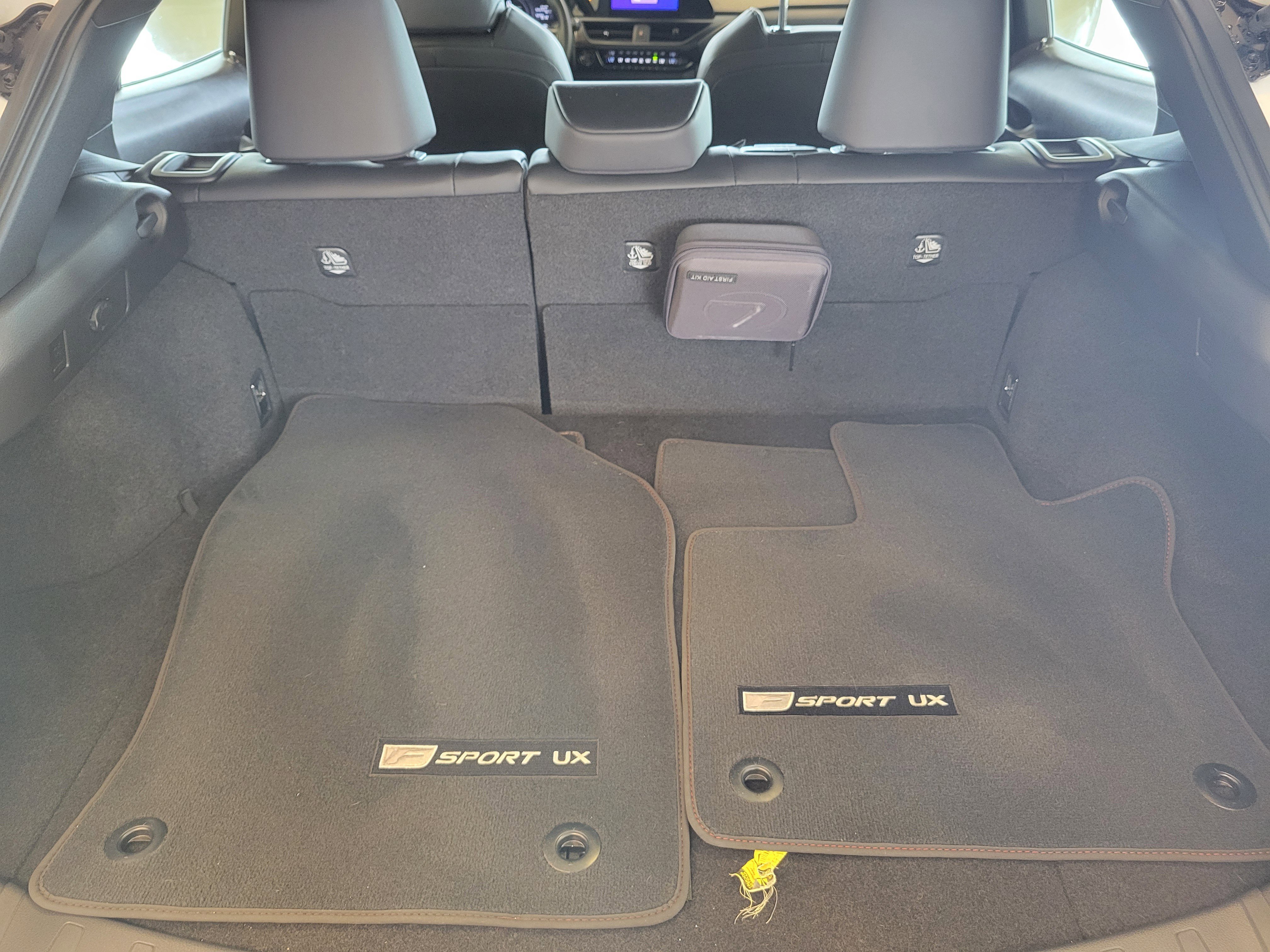 Used 2025 Lexus UX 300h FWD image 13