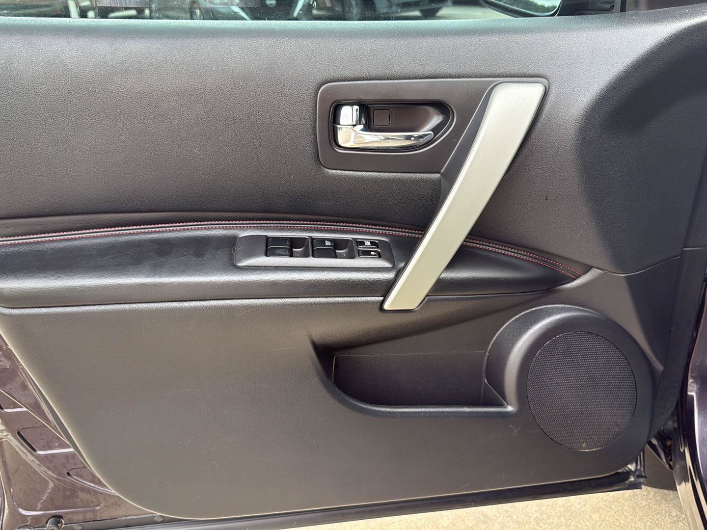 Used 2013 Nissan Rogue SL AWD/4WD image 12