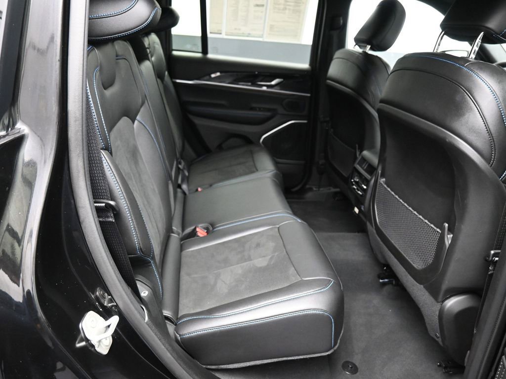 Used 2024 Jeep Grand Cherokee Trailhawk image 25