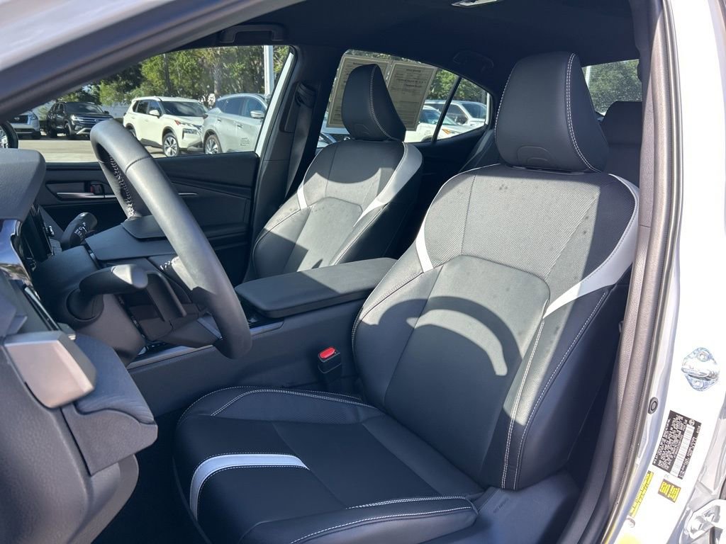 Used 2025 Toyota Camry SE w/ Convenience Package image 21