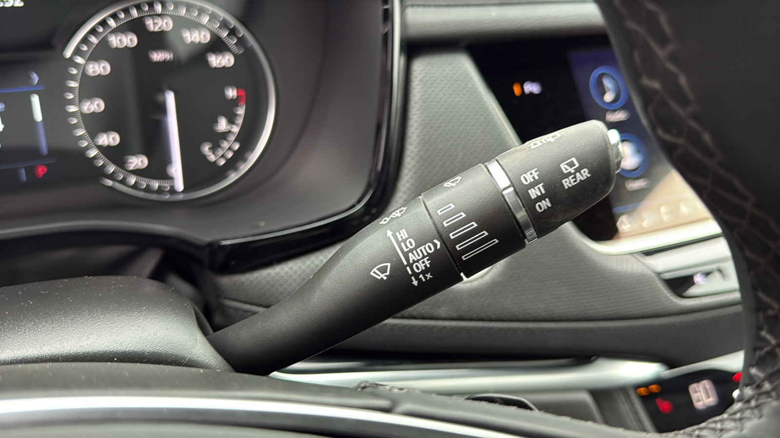 Used 2025 Cadillac XT5 Premium Luxury image 20