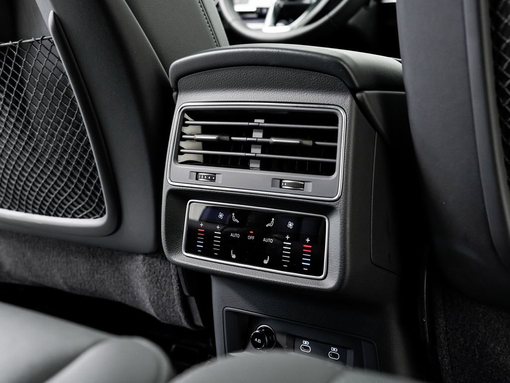 Certified 2025 Audi Q7 2.0T Premium Plus w/ Premium Plus Package AWD/4WD image 24