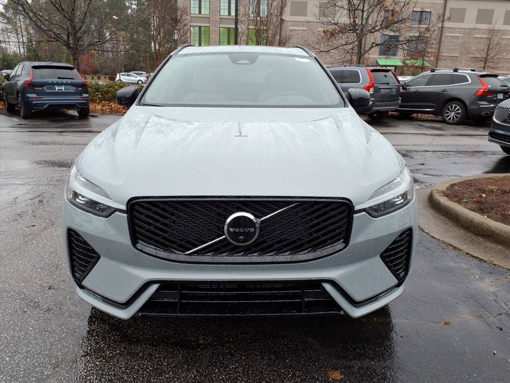 New 2026 Volvo XC60 B5 Plus w/ Protection Package Premier AWD/4WD image 11