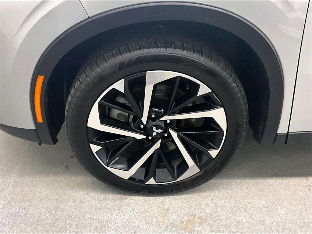 Used 2023 Mitsubishi Outlander SE image 7