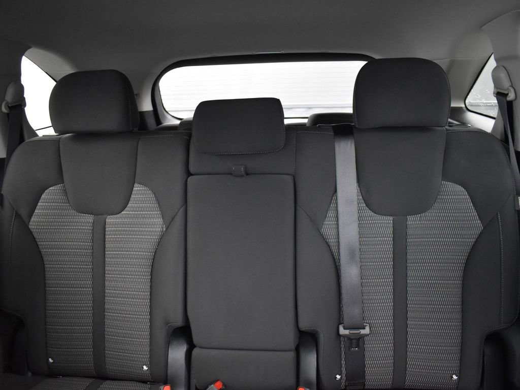 Certified 2025 Kia Sorento LX image 22