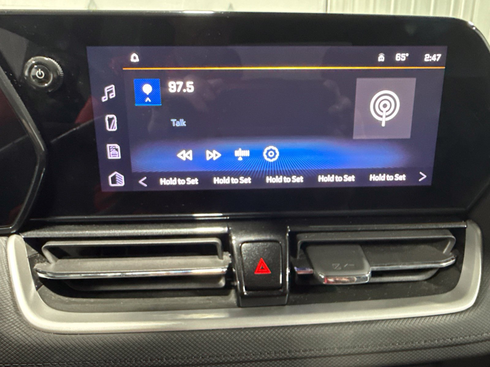 Used 2025 Chevrolet TrailBlazer LT AWD/4WD image 26