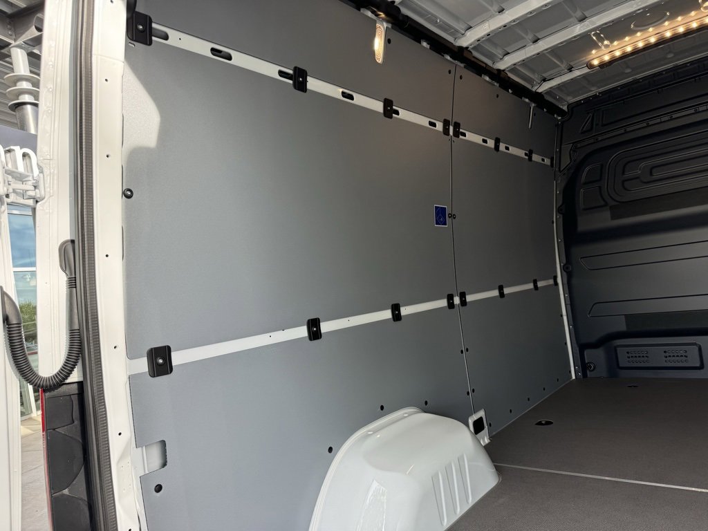 Used 2024 Mercedes-Benz Sprinter 144 Cargo image 9