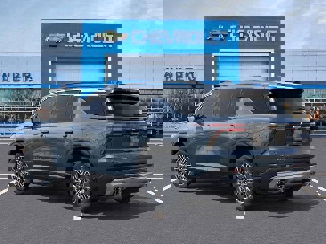 New 2026 Chevrolet Traverse LT w/ Driver Confidence Package image 3