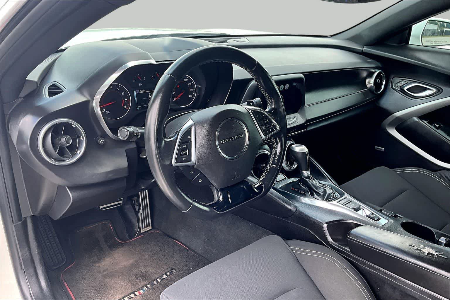 Used 2016 Chevrolet Camaro LT w/ Technology Package RWD image 18