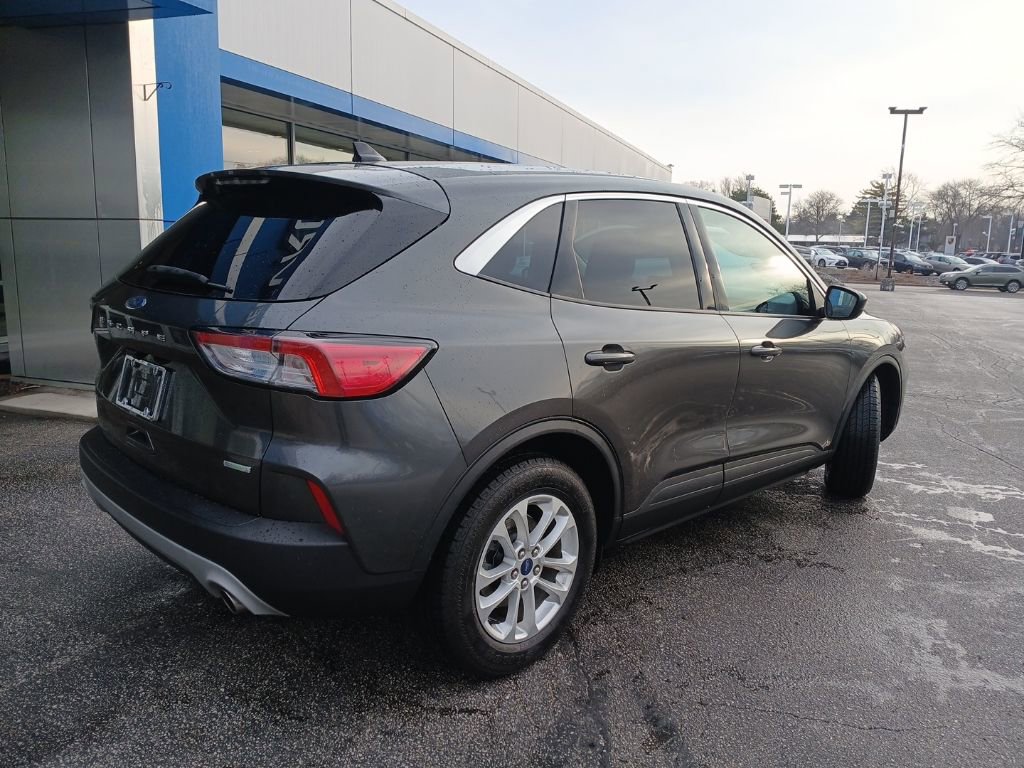 Used 2020 Ford Escape SE image 8
