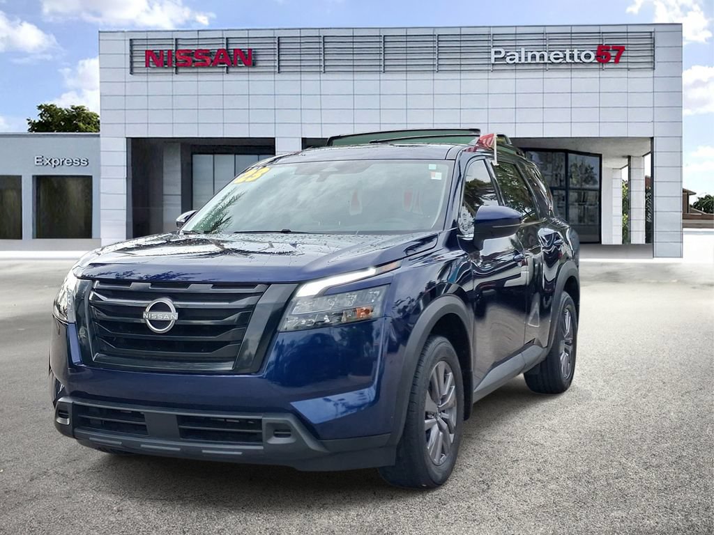 Certified 2023 Nissan Pathfinder SV w/ SV Premium Package FWD image 3