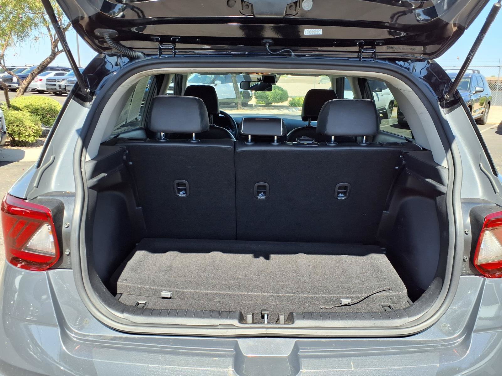 Used 2023 Hyundai Venue Limited w/ Cargo Package FWD image 16