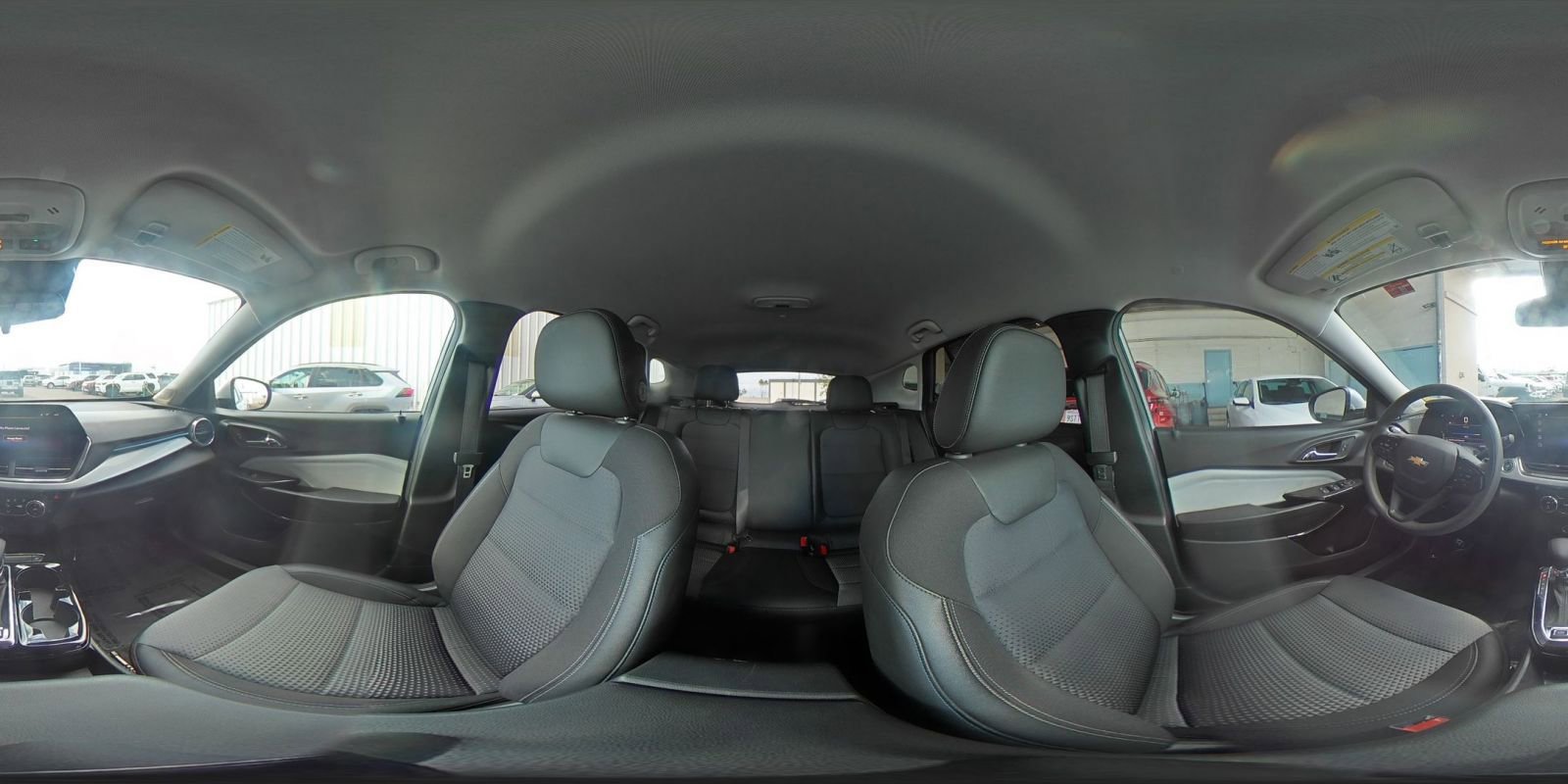 Used 2025 Chevrolet Trax LT FWD image 42