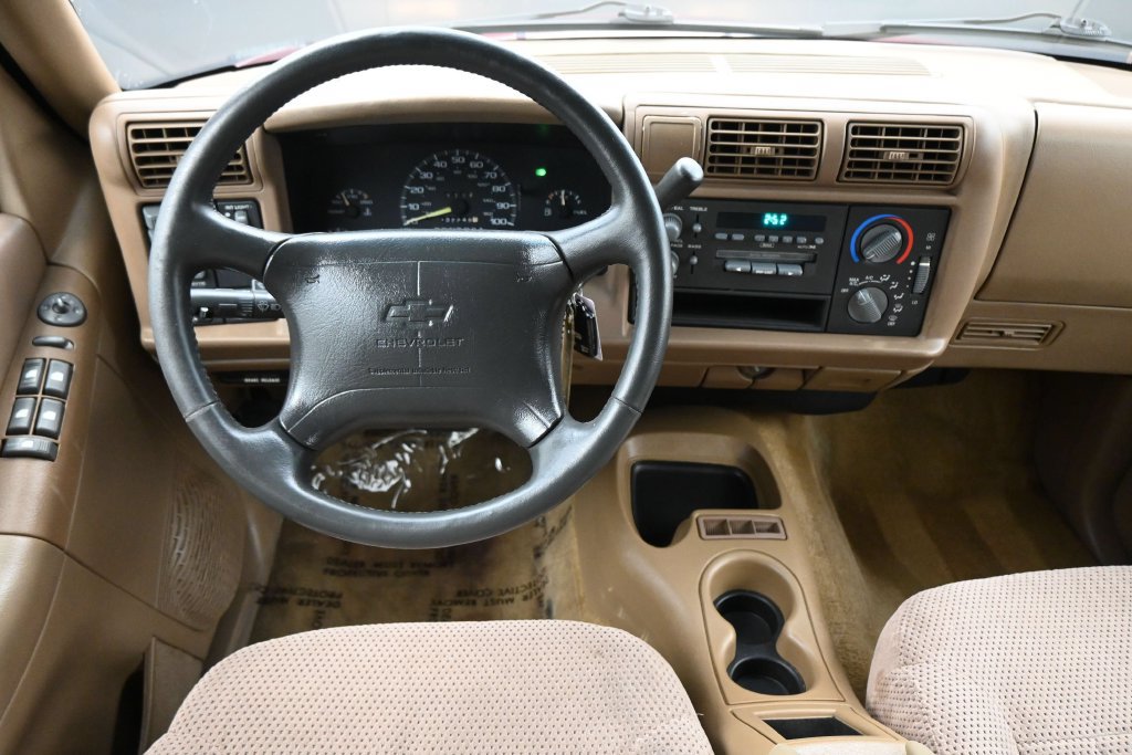 Used 1996 Chevrolet Blazer 2WD 4-Door image 4