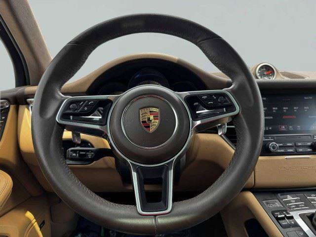 Used 2017 Porsche Macan Turbo AWD/4WD image 29