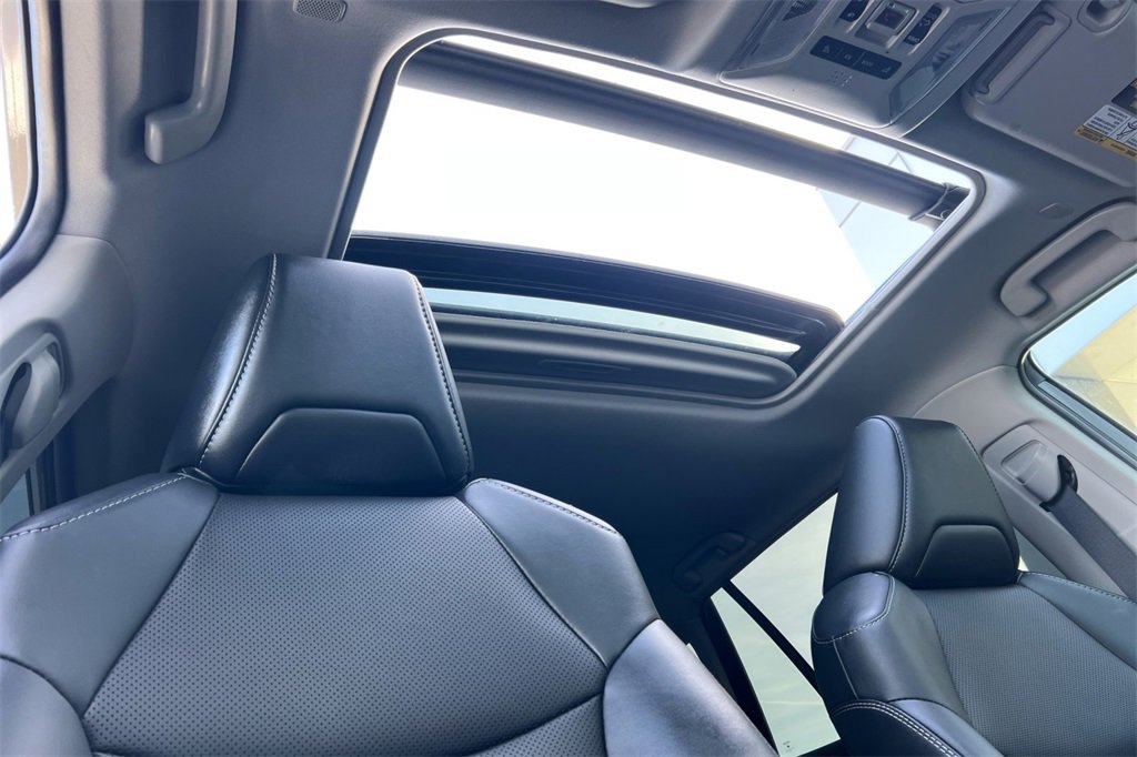 Used 2025 Toyota RAV4 Limited image 19