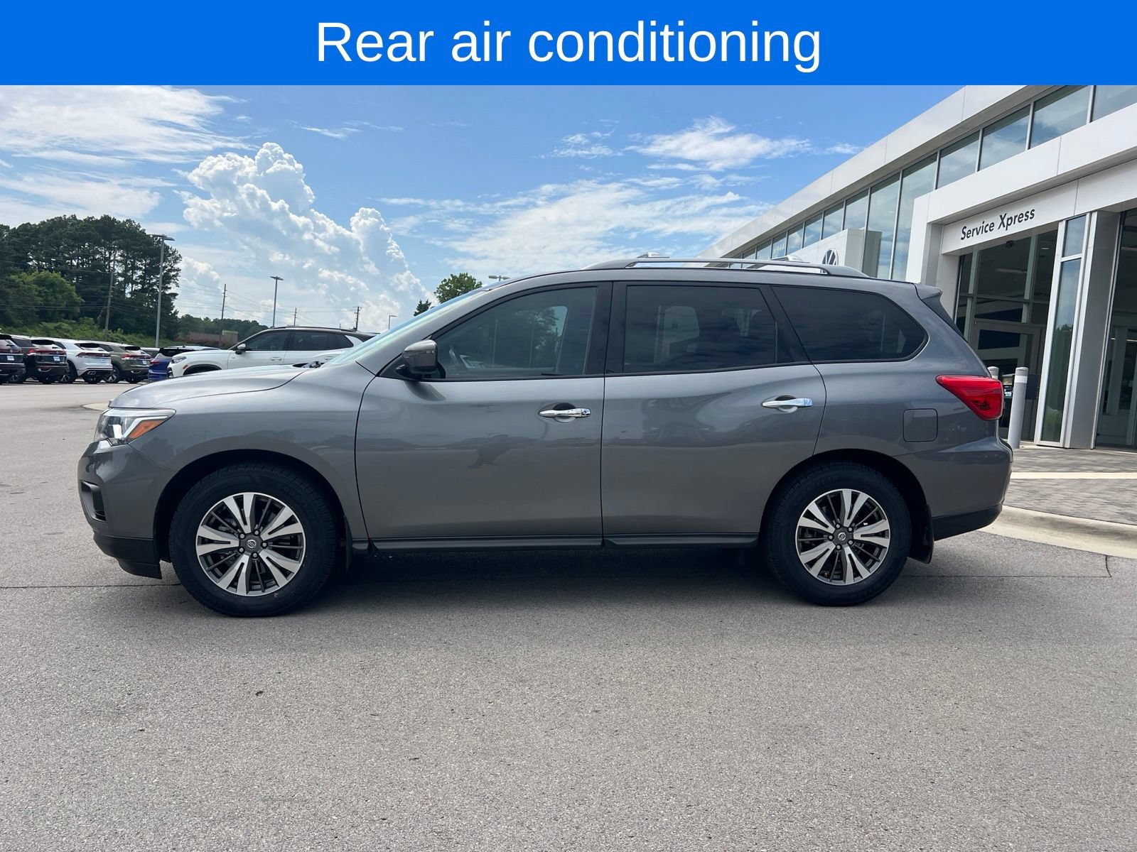 Used 2020 Nissan Pathfinder SV FWD image 4