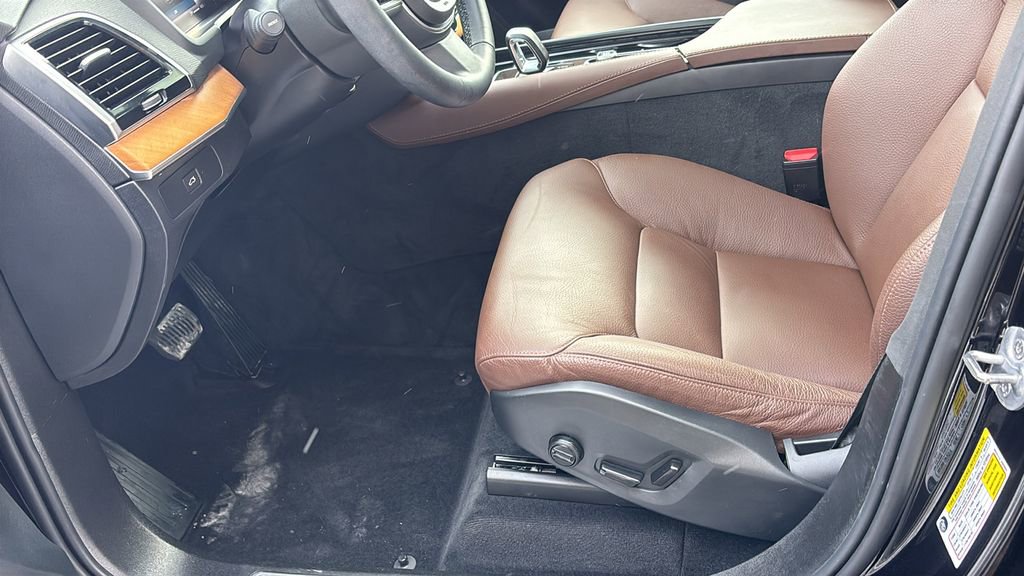 Used 2024 Volvo XC90 B6 Plus image 27