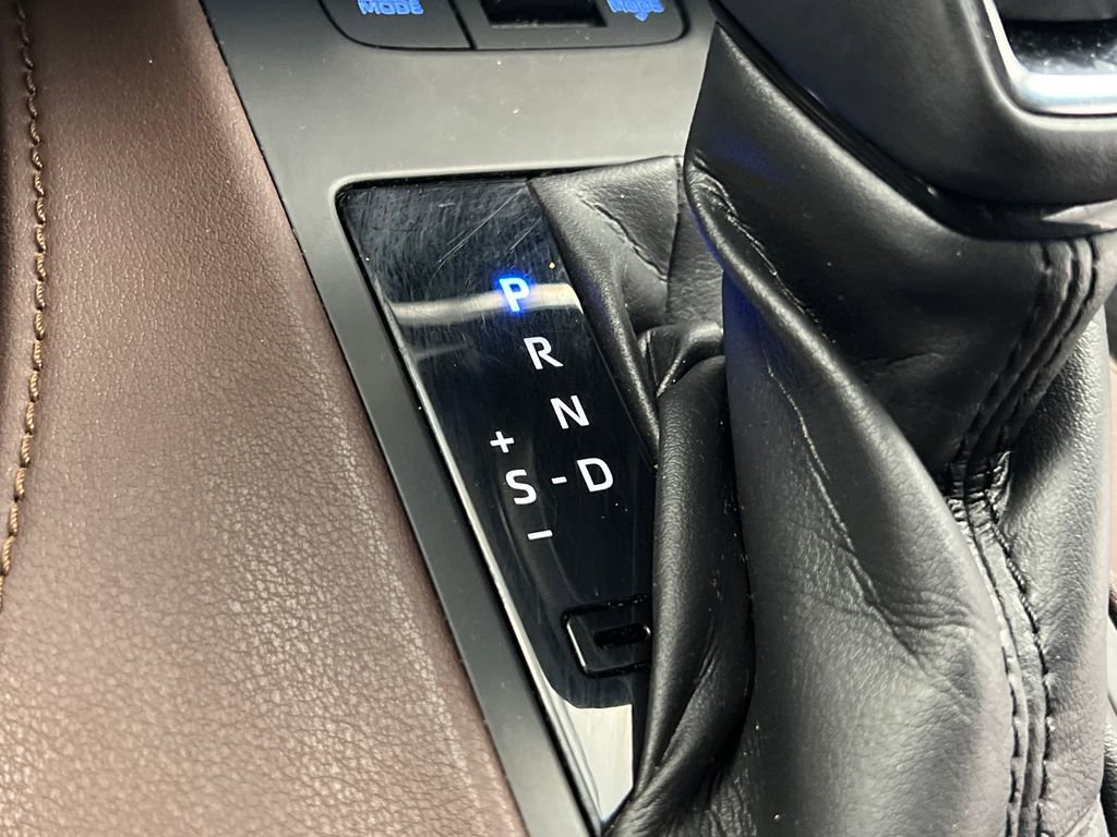 Used 2022 Toyota Venza Limited AWD/4WD image 45