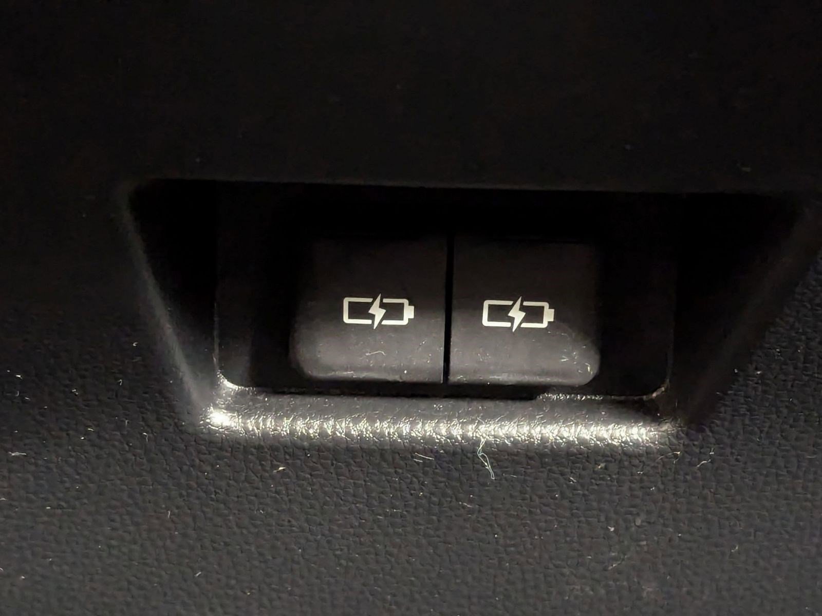 Used 2024 Toyota Venza XLE image 21