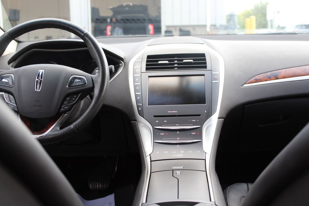 Used 2013 Lincoln MKZ FWD image 10