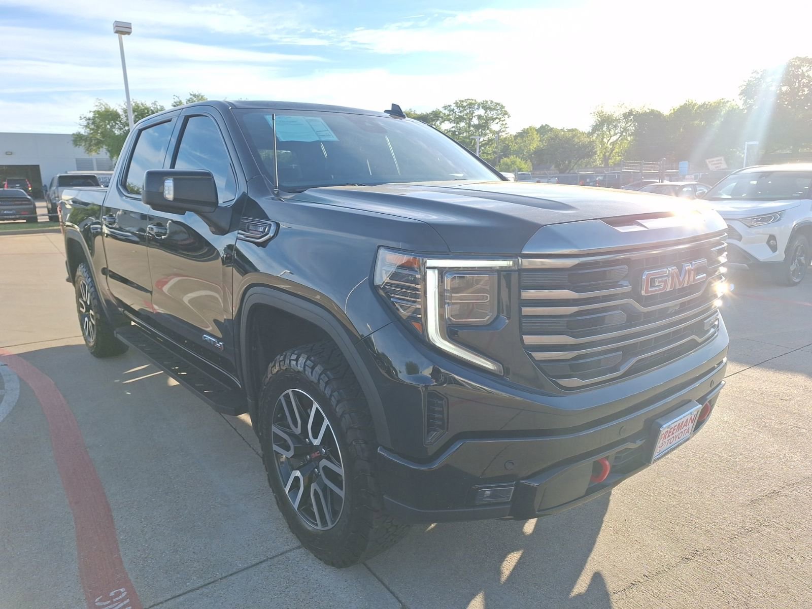 Used 2023 GMC Sierra 1500 AT4 w/ Technology Package image 8