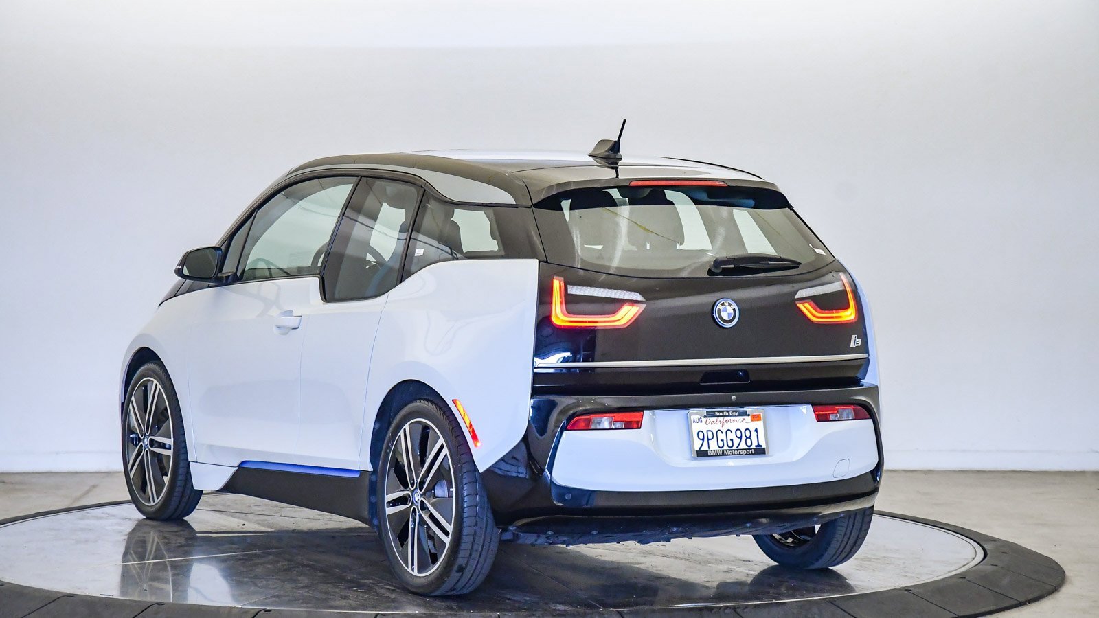 Certified 2021 BMW i3 image 2