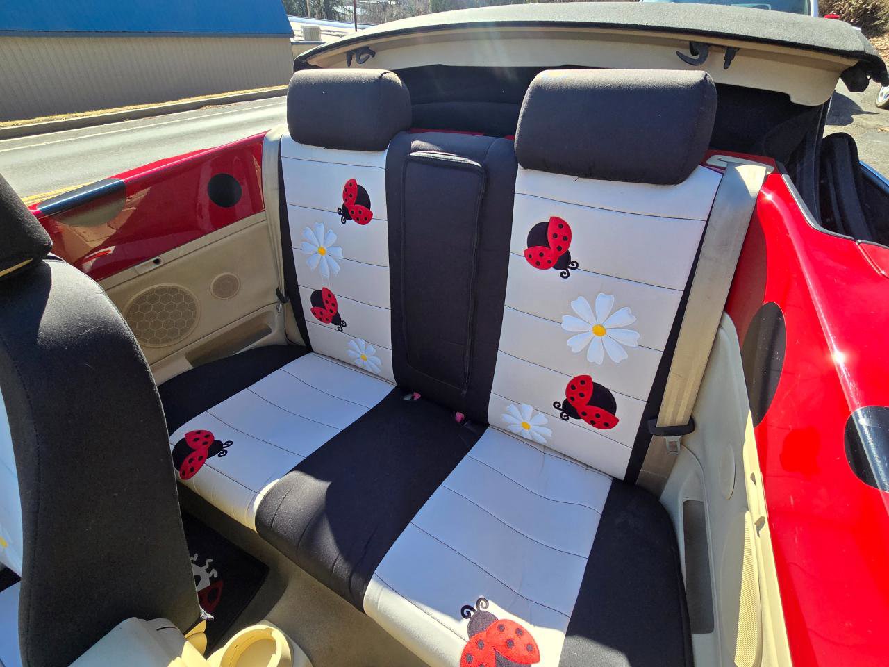 Used 2009 Volkswagen Beetle SE image 8