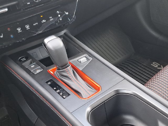 New 2026 Nissan Kicks SR w/ SR Premium Package FWD image 24
