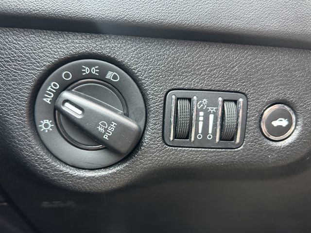 Used 2023 Dodge Charger R/T w/ Plus Group image 29