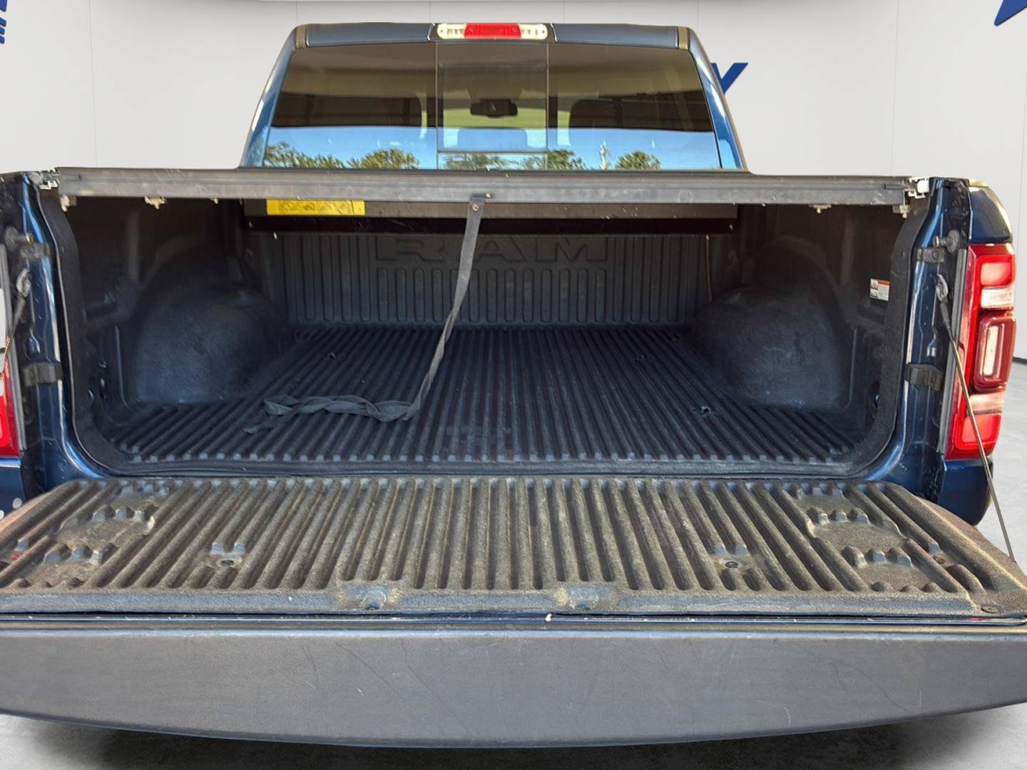 Used 2020 RAM 1500 Laramie w/ Sport Appearance Package AWD/4WD image 12