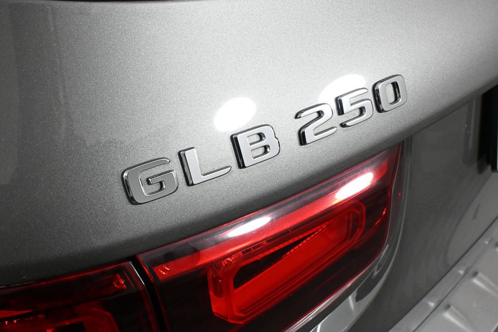 Used 2022 Mercedes-Benz GLB 250 4MATIC image 28