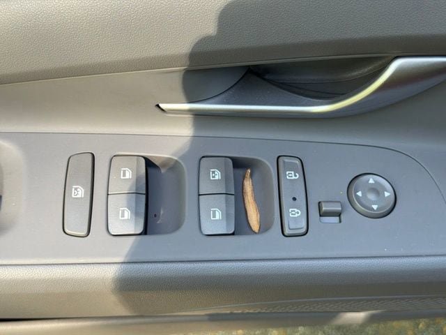 Certified 2023 Hyundai Elantra SEL FWD image 17