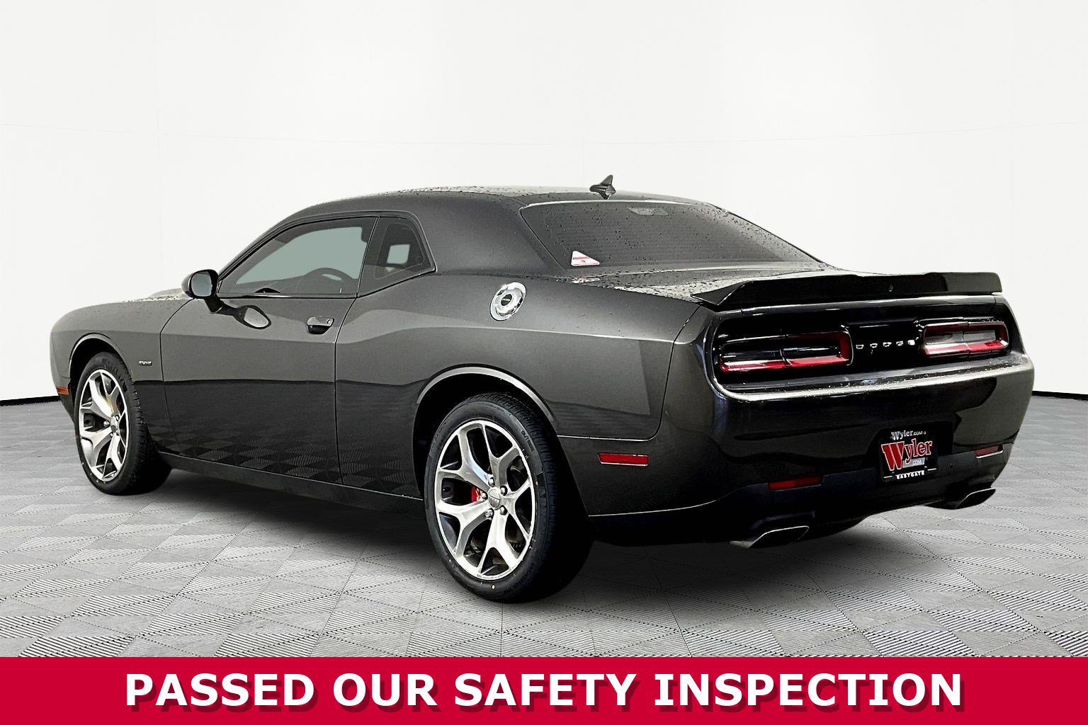 Used 2016 Dodge Challenger R/T Plus image 4