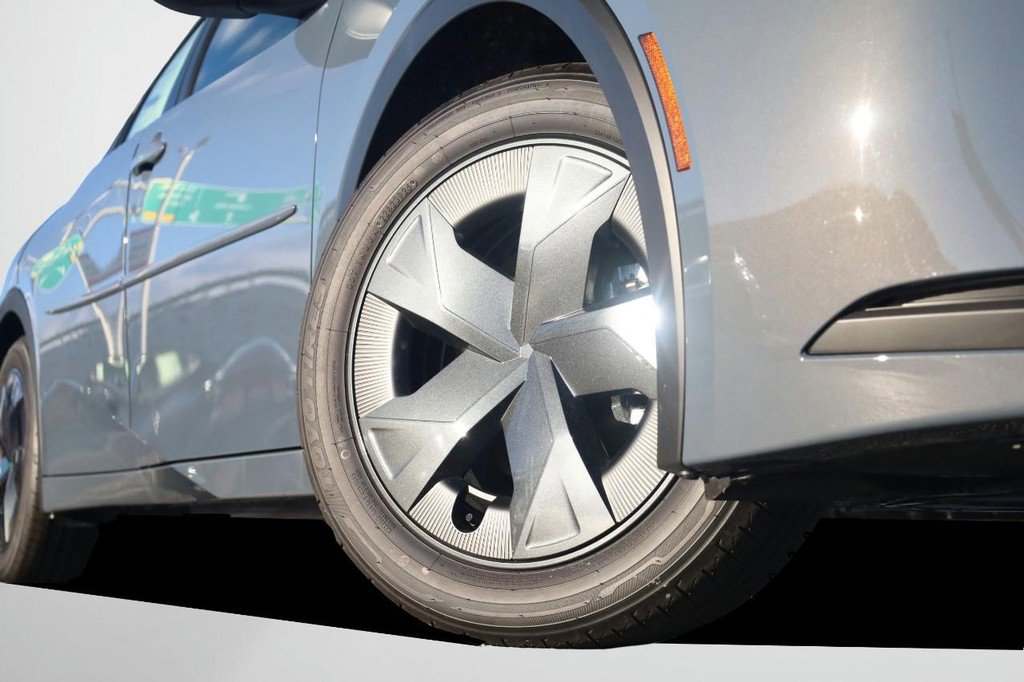 New 2026 Toyota Prius LE image 3