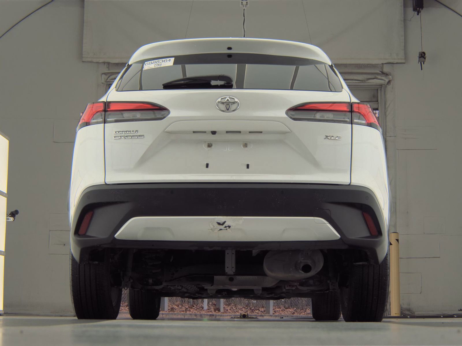 Used 2022 Toyota Corolla Cross XLE w/ Convenience Package image 8