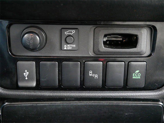 Used 2020 Mitsubishi Outlander SEL image 25