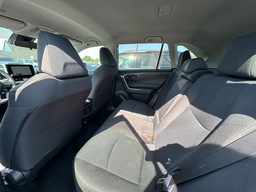 Used 2024 Toyota RAV4 LE image 4