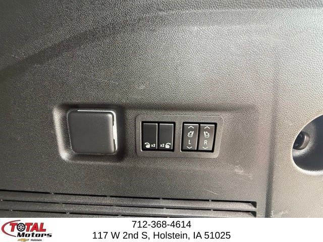 Used 2024 Chevrolet Suburban RST w/ Luxury Package AWD/4WD image 15