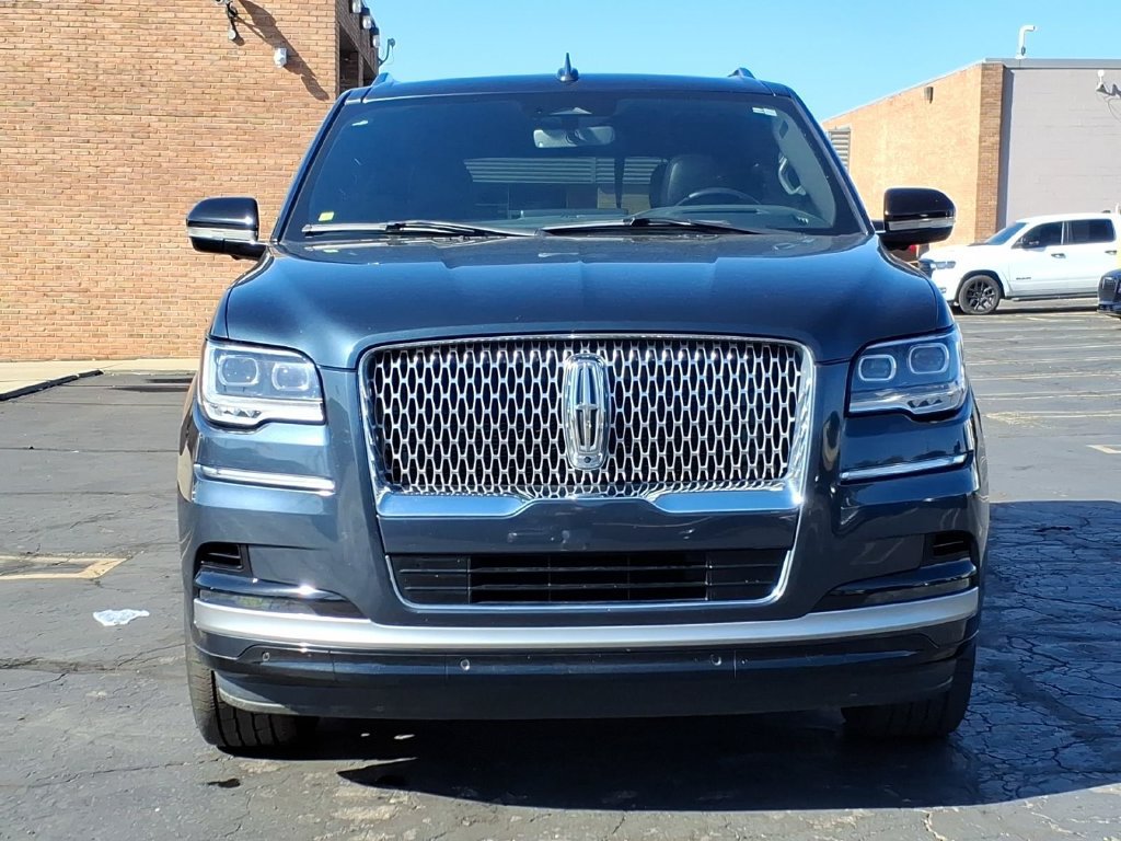 Used 2024 Lincoln Navigator Reserve AWD/4WD image 2
