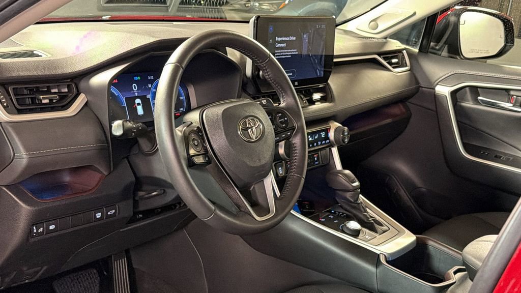 Used 2023 Toyota RAV4 Limited image 27