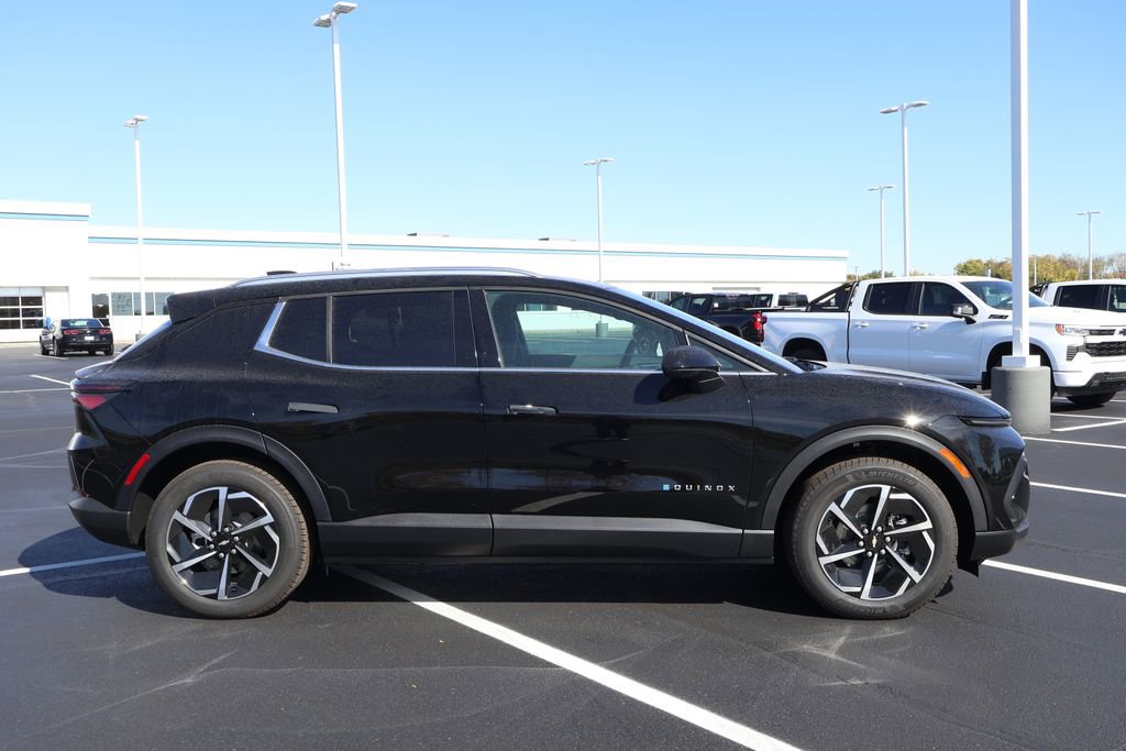 New 2026 Chevrolet Equinox EV LT image 9