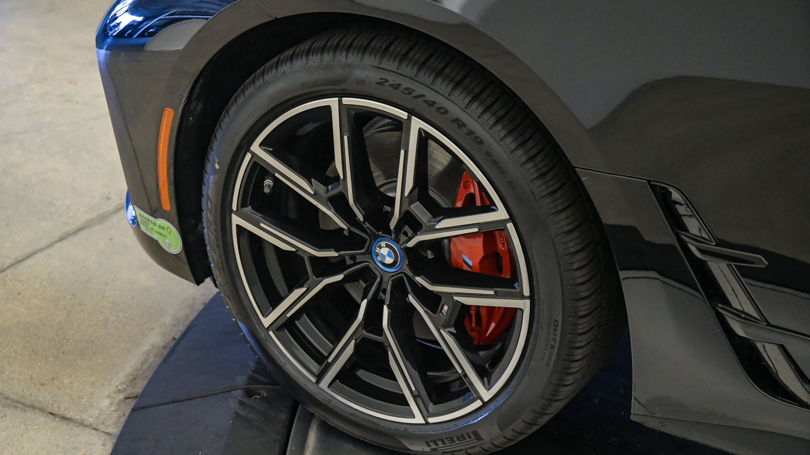 Certified 2023 BMW i4 eDrive40 w/ M Sport Package RWD image 10