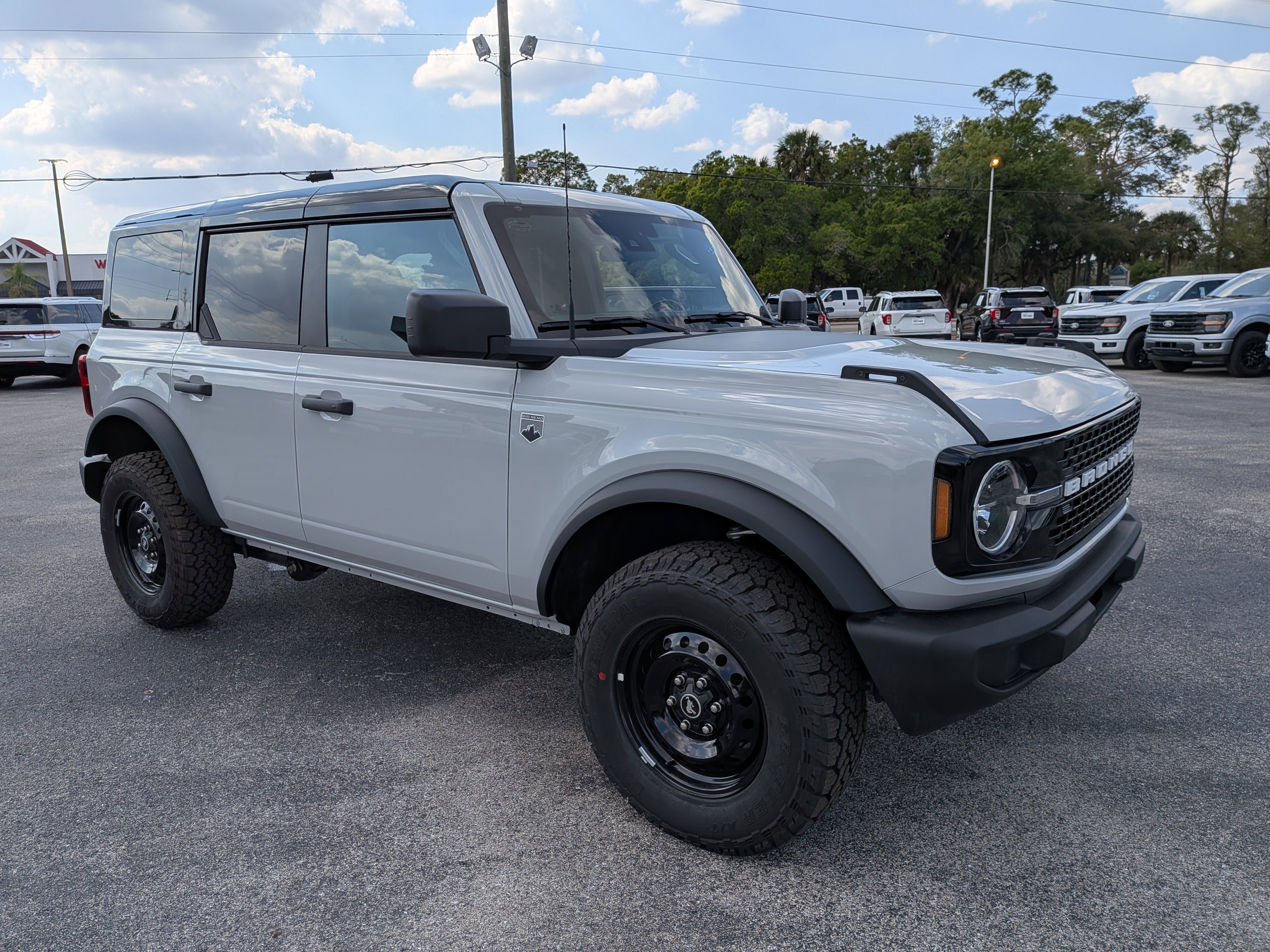 New 2026 Ford Bronco Big Bend image 2