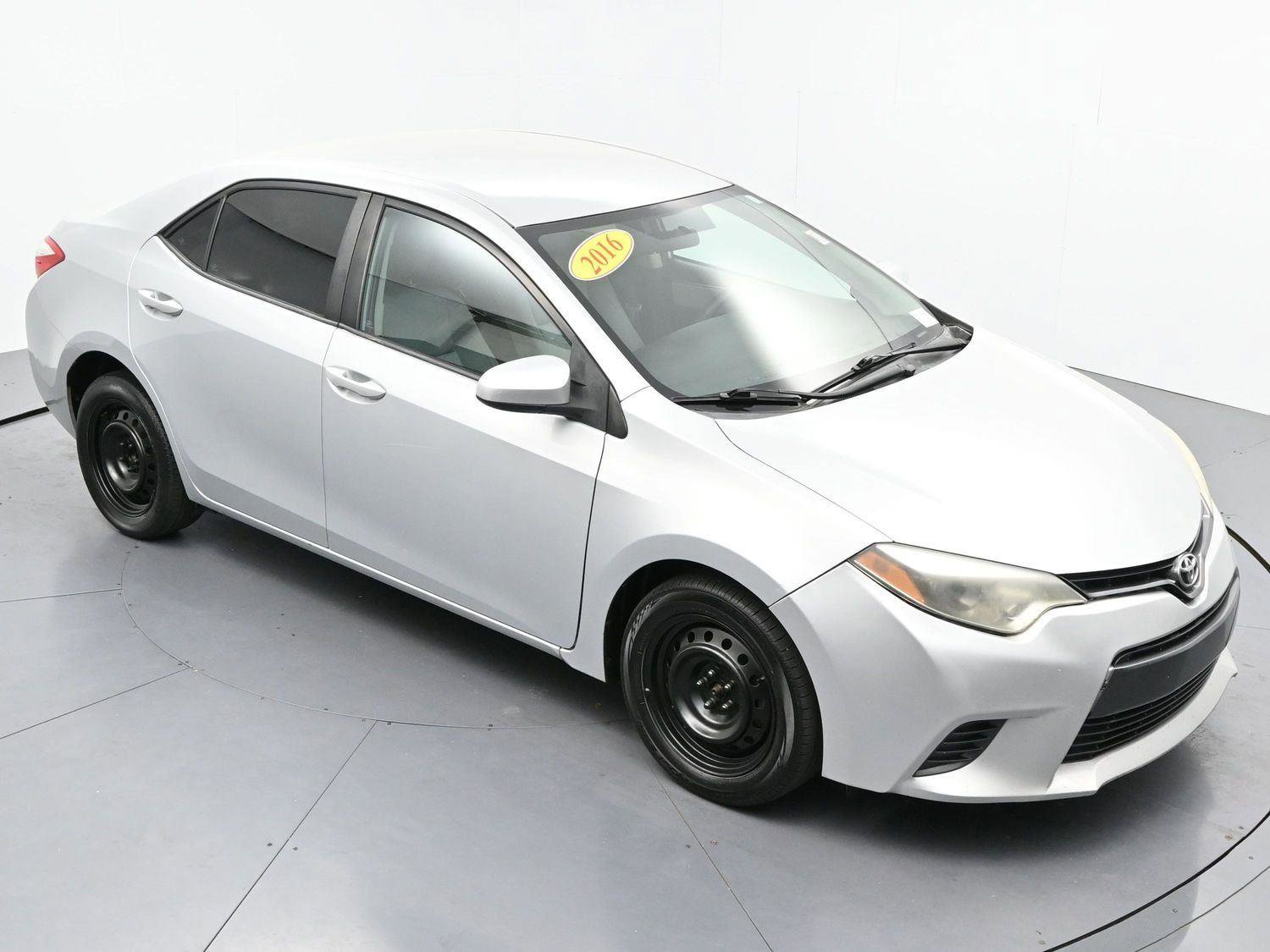 Used 2016 Toyota Corolla LE image 30