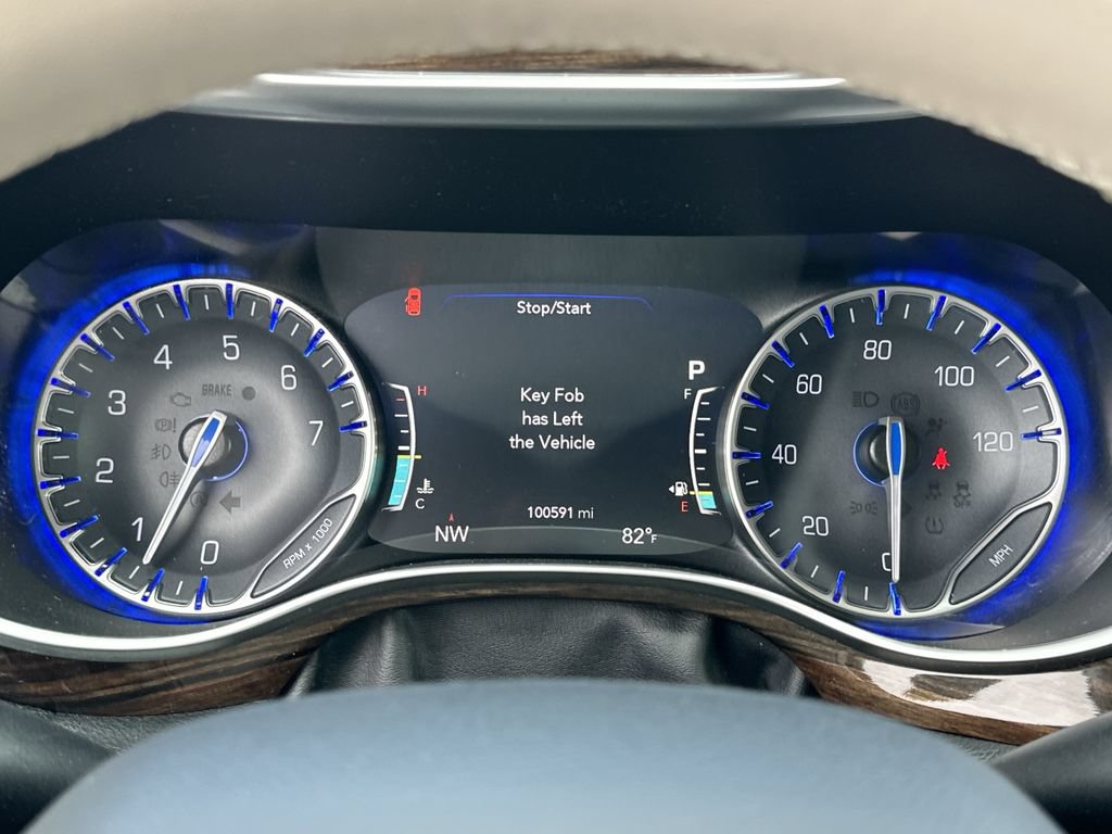 Certified 2021 Chrysler Pacifica Limited w/ Uconnect Theater Family Group AWD/4WD image 13
