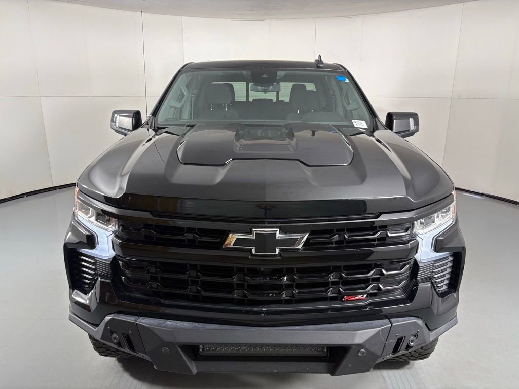 Used 2024 Chevrolet Silverado 1500 LT Trail Boss w/ Convenience Package II image 4