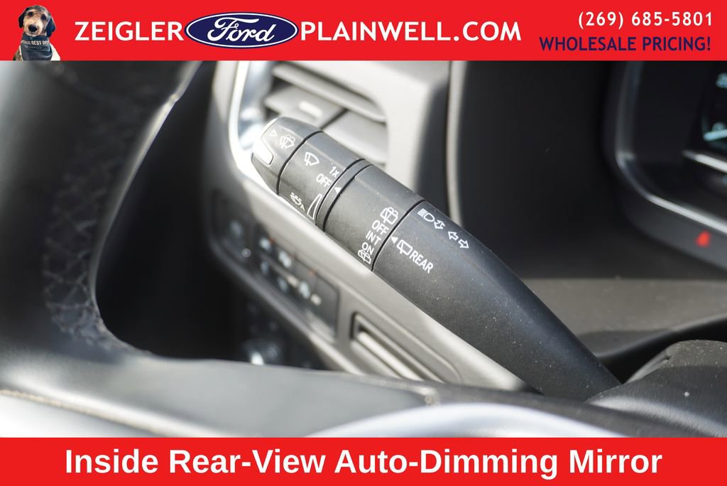 Used 2023 GMC Yukon XL SLT w/ SLT Premium Package image 28