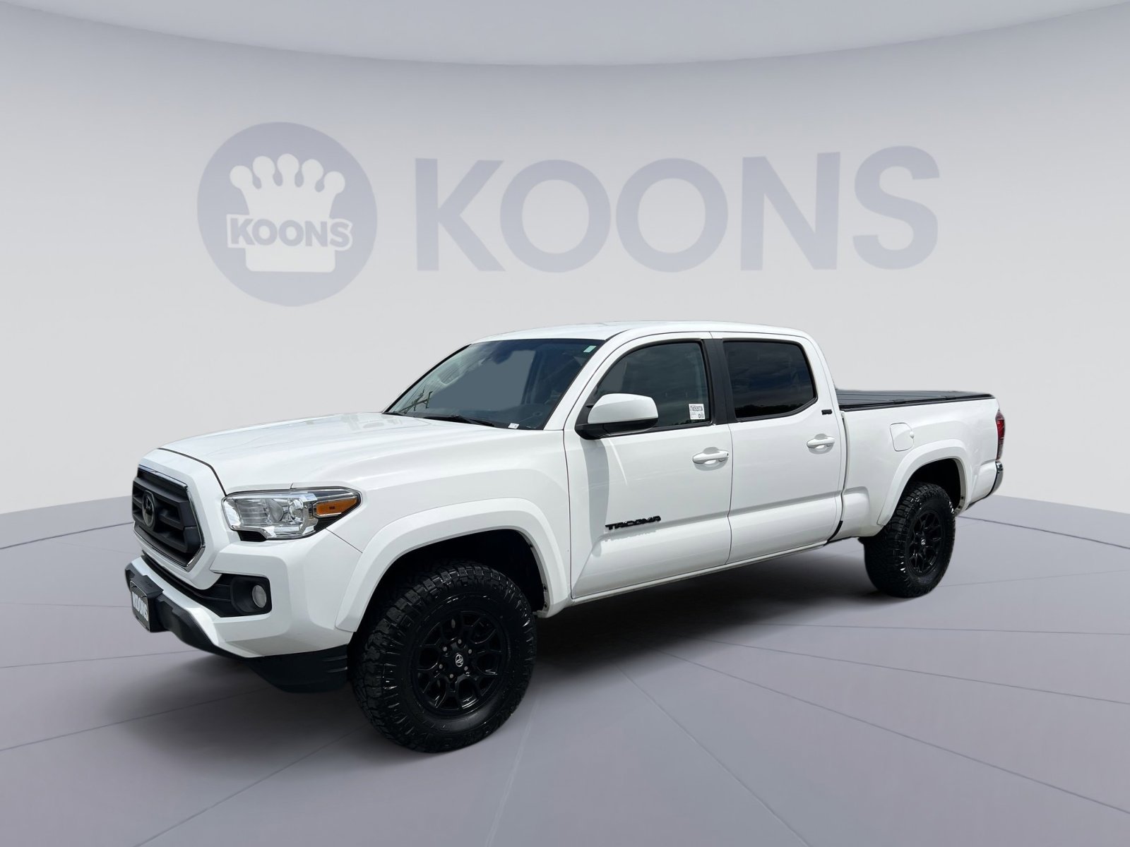 Used 2022 Toyota Tacoma SR5 AWD/4WD image 1